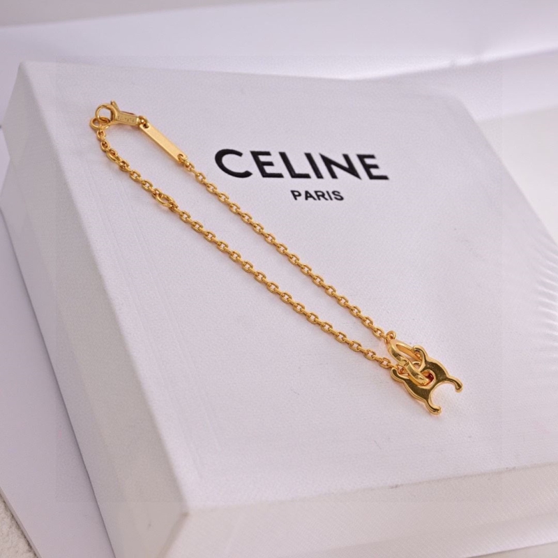 Ce1i*e necklaces